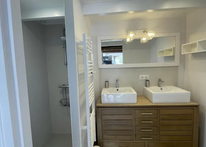 Maison De Des Centaurees